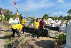 Dukung Gerakan Indonesia Asri, Polres Bangka Bersihkan TPU Kemujan