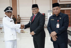 Kukuhkan Perpanjangan Jabatan Kades, PJ Bupati Haris Ingatkan Jaga Netralitas