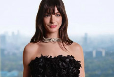 Anne Hathaway Kenakan Gaun Lukis