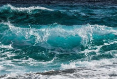 BMKG: Waspada Gelombang Tinggi!