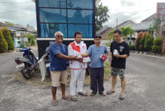Anggota DPRD Bangka Yus Rizal Bantu Pasang CCTV di Pemukiman Warga