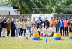 Mahasiswa KKN Universitas Pertiba Tanam 500 Bibit Buah di Desa Penyak