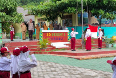 Pembina Upacara di SDN 12 Toboali, Kasat Narkoba Sampaikan Bahaya Narkoba