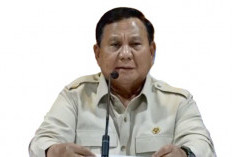 Pimpin Rapat Penanganan Bencana Hingga Larut, Prabowo Bermalam di Aceh