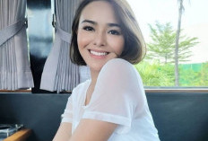 Rela Naik Gunung Demi Kenny Austin